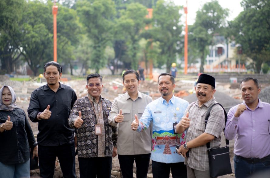 Komisi C Tinjau Revitalisasi Alun-Alun Merdeka Kota Malang, Target Selesai 20 Januari 2026