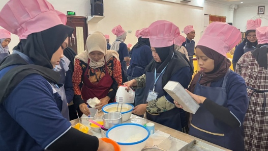 Pemkot Malang Latih Pencari Kerja dan Buruh Rokok Membuat Roti dan Kue
