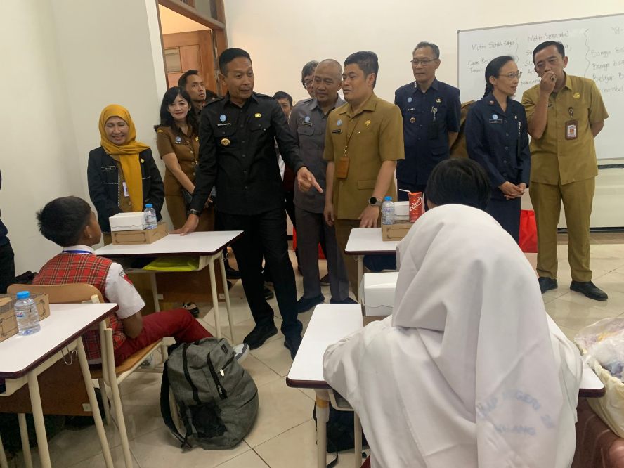 Wali Kota Malang Tinjau Kesehatan Siswa di Hari Pertama Masuk Sekolah Rakyat
