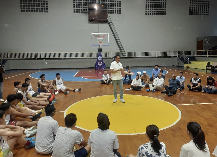 Tinjau Kesiapan Tim Basket Kota Malang, Wali Kota Wahyu Tekankan Sportivitas